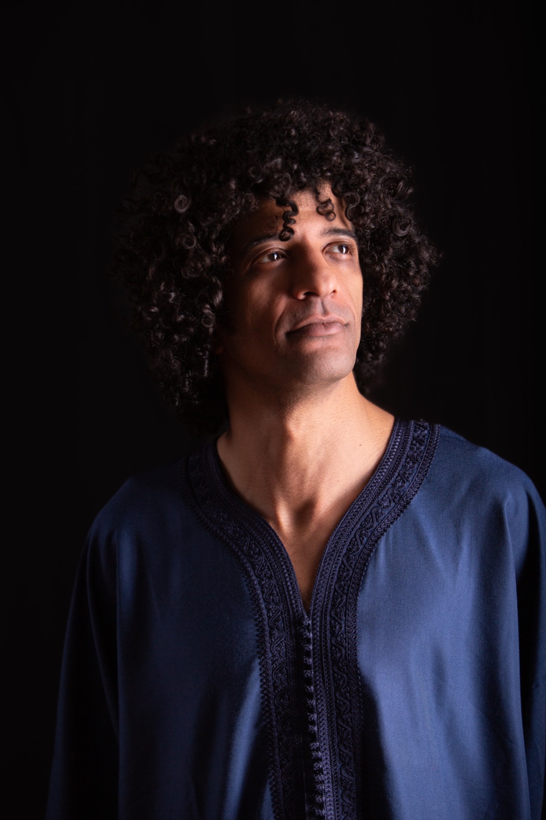 Youssef dei Savana Funk, ritratto in studio